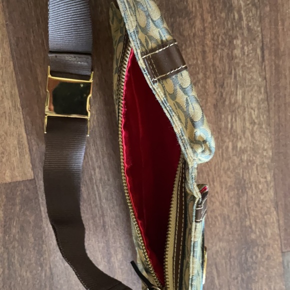 Guess Fanny pack - Picture 4 of 7